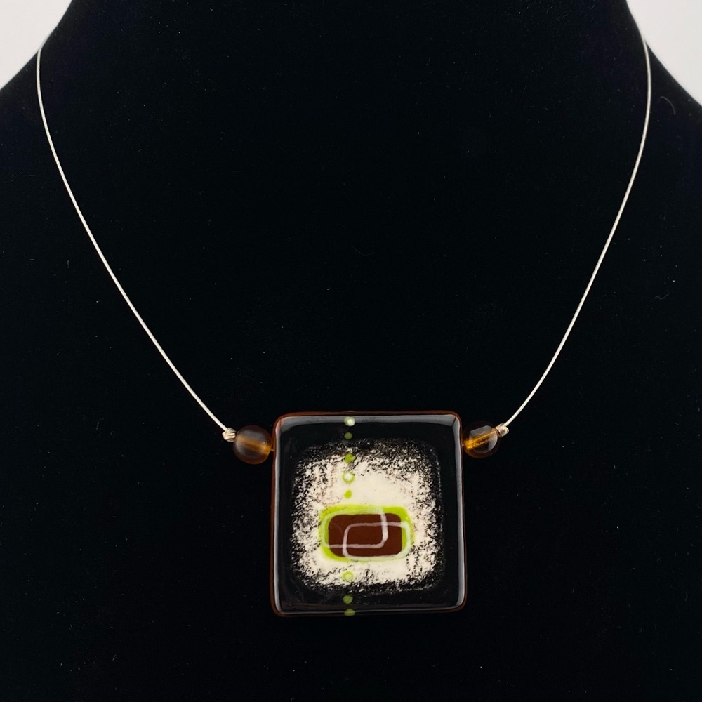 🇨🇦 Square Pendant Necklace by Ketto